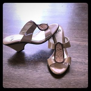 EUC Sofft leather slides shoes